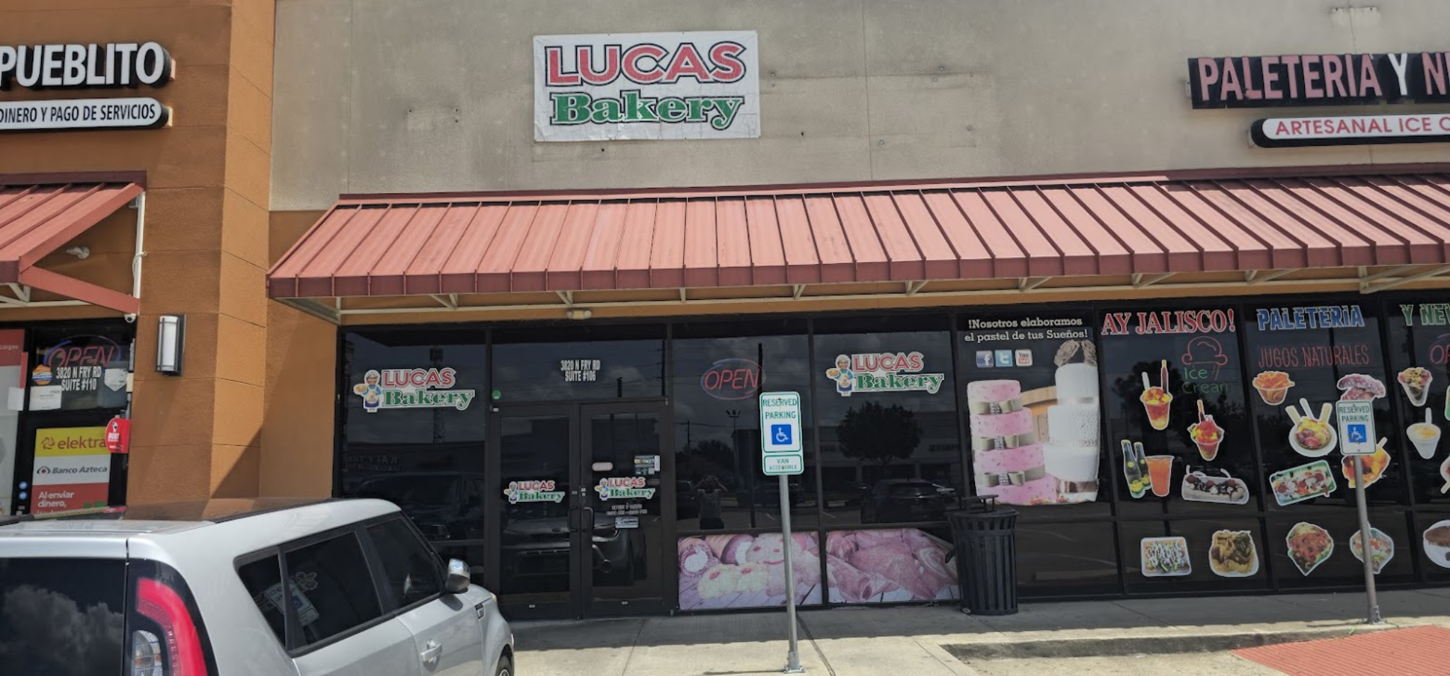 Interior real de Lucas Bakery Katy
